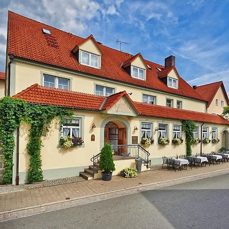 Brauereigasthof Zum Loewenbraeu Adelsdorf Exterior foto
