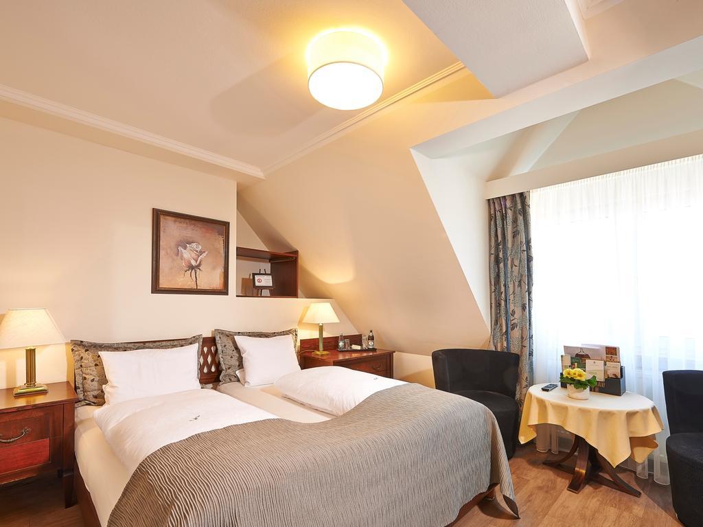 Brauereigasthof Zum Loewenbraeu Adelsdorf Quarto foto